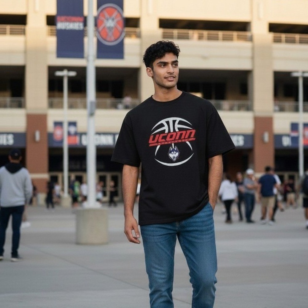 Port & Company UConn Basketball T-Shirt Men XL Black Collegiate‎ Graphic Tee